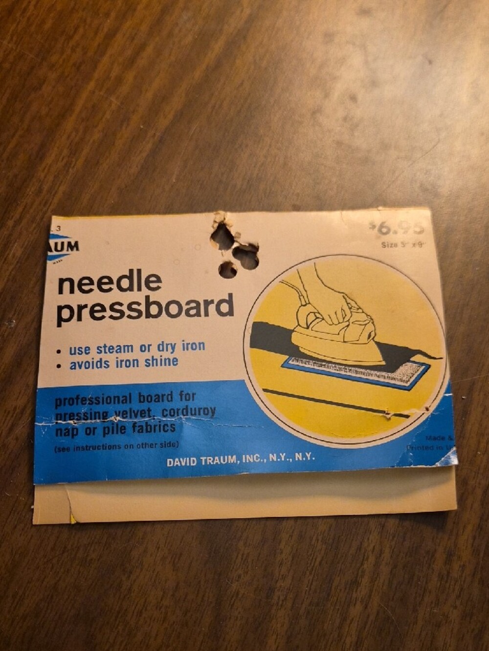 Needle Pressboard with Blue Trim - Neutral Canvas 1970s Vintage - Picture 5 of 10
